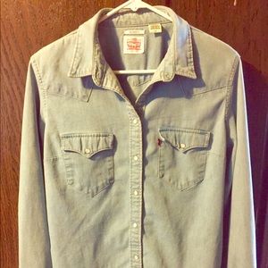 Levi’s Women’s Ultimate Western Denim Shirt